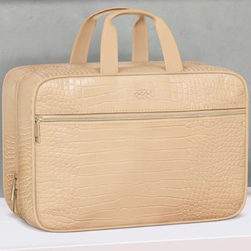 Dot & Dot Large Hanging Toiletry Bag - Picture 2 of 8